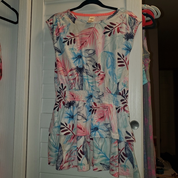 Dress - Picture 1 of 7